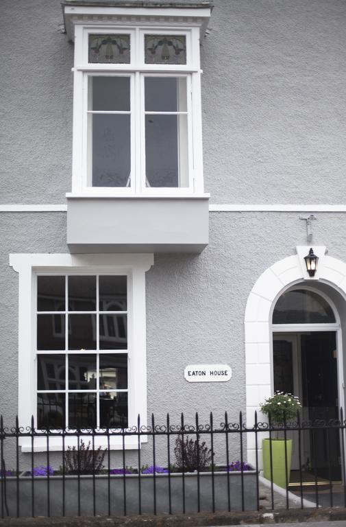 Eaton House Hotel Pembroke Bagian luar foto